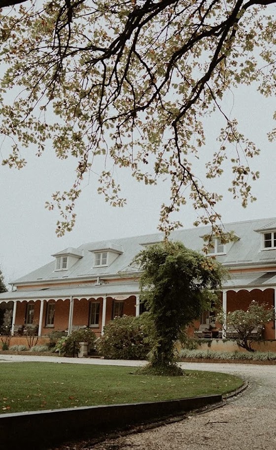 A photo of the historic Fitzroy Inn in Mittagong.